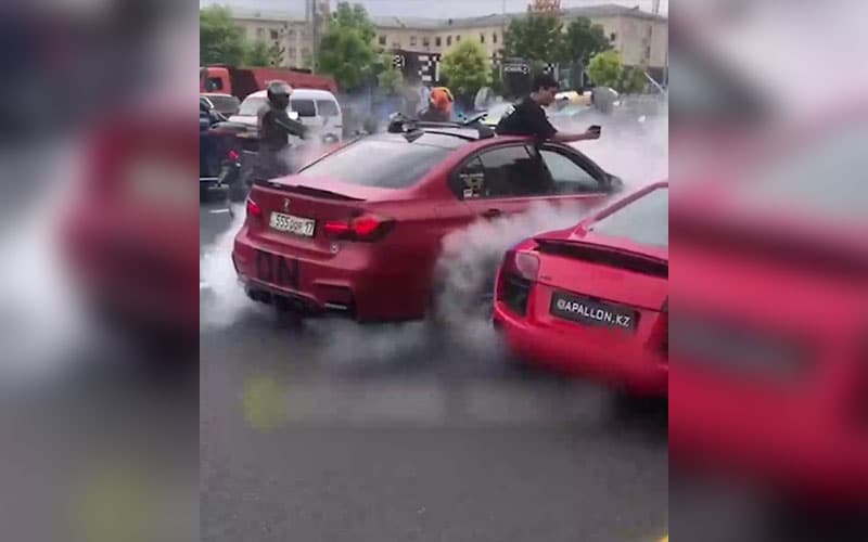 Samarqandda avtomobillarda drift qilgan xorijliklar uzr so‘radi