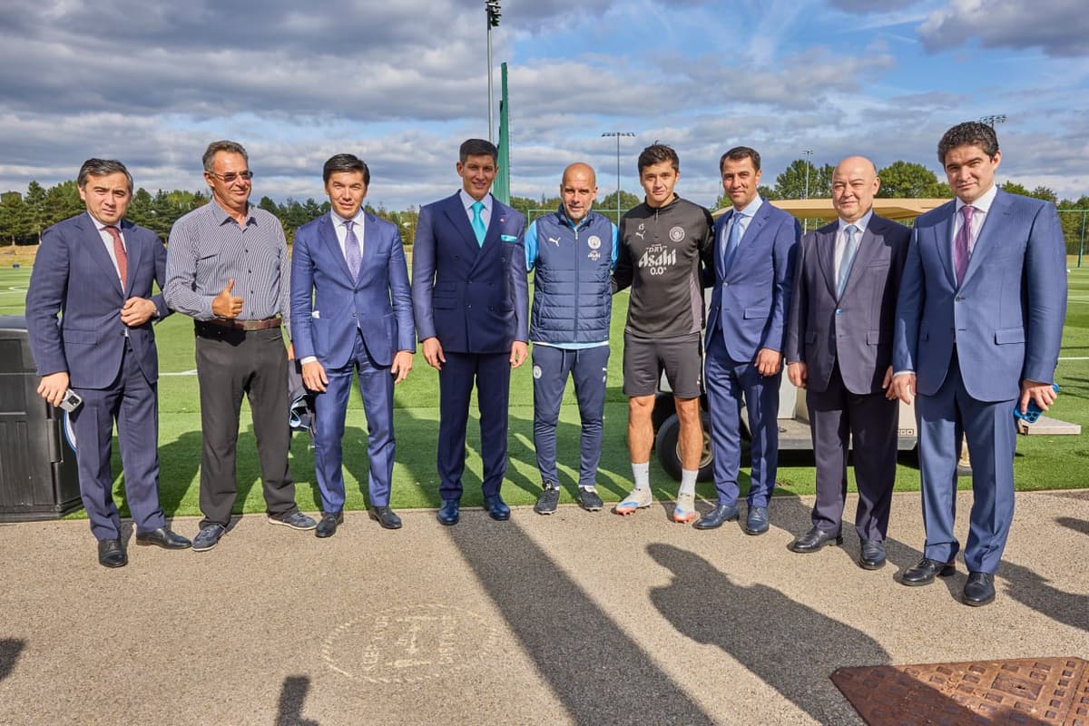 O‘zbekiston MOQ va futbol assotsiatsiyasi rahbariyati “Manchester Siti“ klubining infratuzilmasi bilan tanishishdi