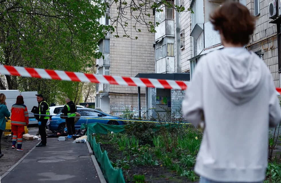 Kiyevdagi terakt vaqtida politsiyachilar yosh bolani tashlab, qochib ketdi. Tafsilotlar