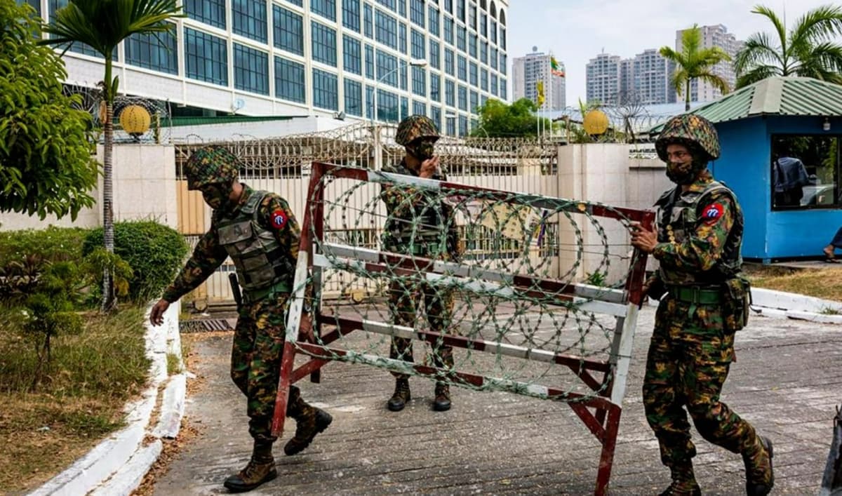 Myanma hukumati favqulodda holat rejimini olti oyga uzaytirdi