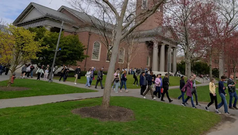 Sud Trampning Harvardga xorijliklarni qabul qilishni taqiqlash qarorini blokladi