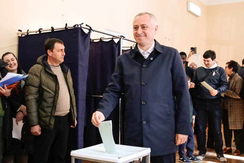 Badra Gunba Abxaziya prezidenti etib saylandi