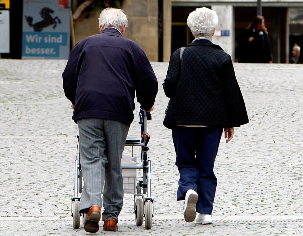 Germaniyada qashshoqlik yoqasida turgan pensionerlar soni ortib bormoqda