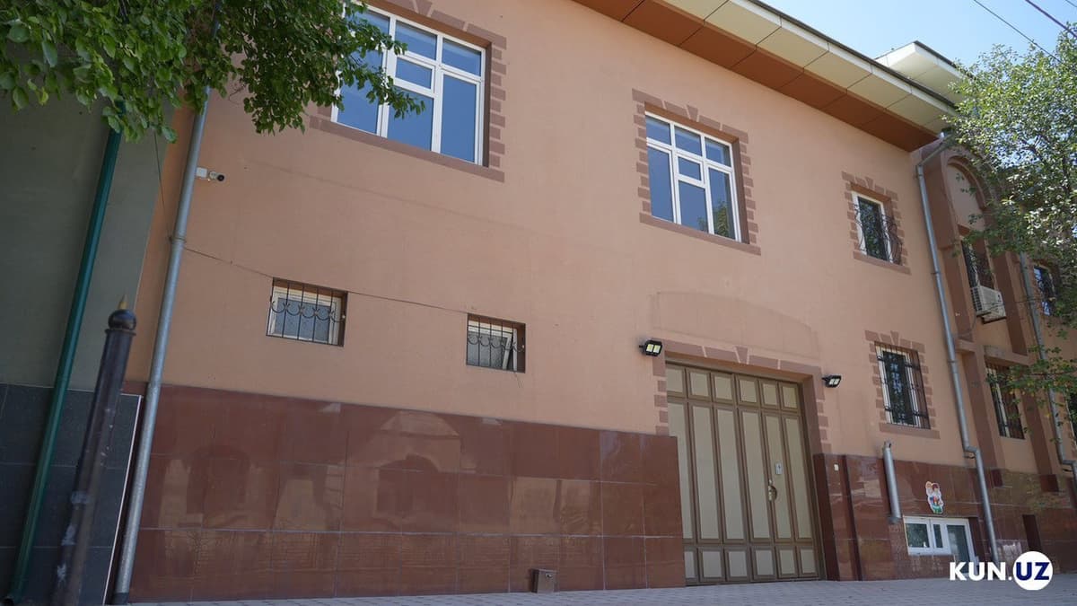 “Og‘ziga choyshab tiqdim” – Toshkentda 2 yoshli bolani qiynab, o‘limiga sabab bo‘lgan tarbiyachi qamaldi