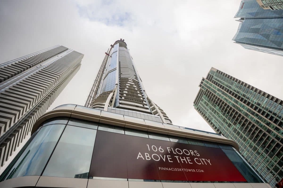 Kanadada yangi rekord: Pinnacle SkyTower mamlakatdagi eng baland binoga aylandi