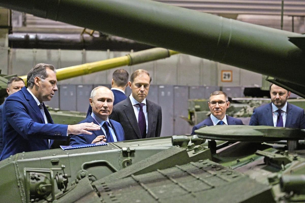 Ekspert: Rossiya harbiy xarajatlari SSSR darajasiga yaqinlashdi