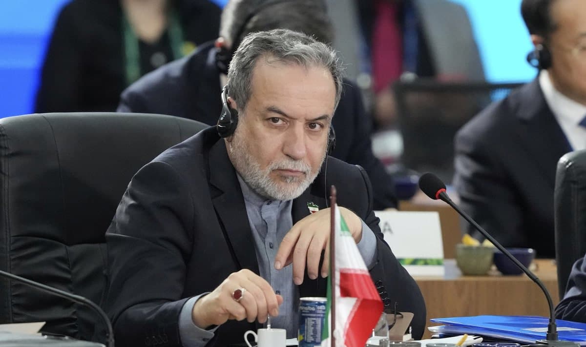 Eron TIV rahbari: Tehron uranni boyitishdan voz kechmaydi