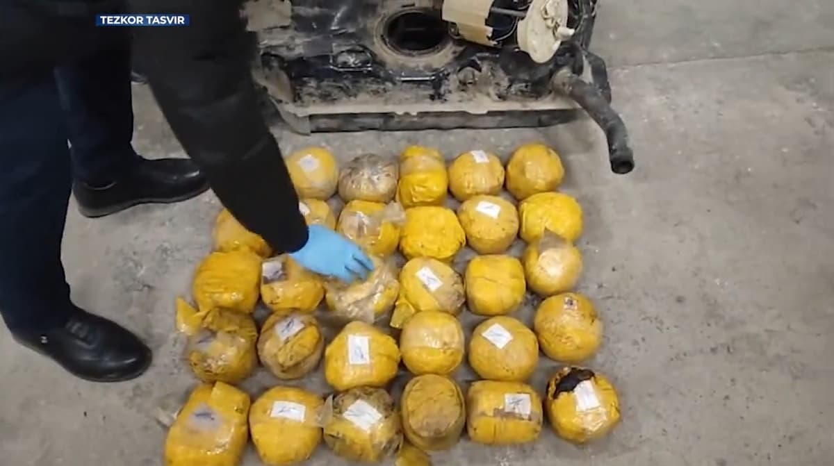 Tojikistondan kelayotgan Cobalt bakidan 30 kg opiy topildi