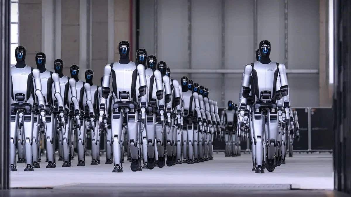 Xitoy Vetnam chegarasida Walker S2 odamsimon robotlarini joylashtirmoqda
