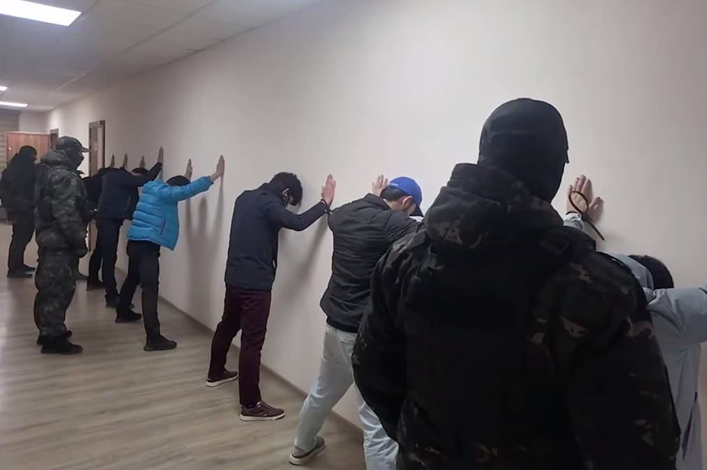 Toshkentda odamlarni qo‘rqitib, pul talab qilgan o‘smirlar guruhi qo‘lga olindi