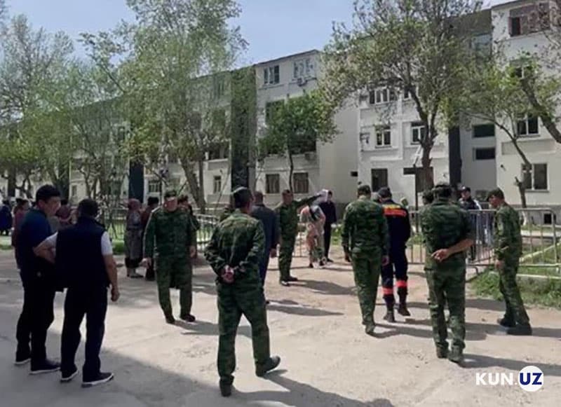 В Гулистане эвакуировали жильцов многоэтажки из-за угрозы обрушения