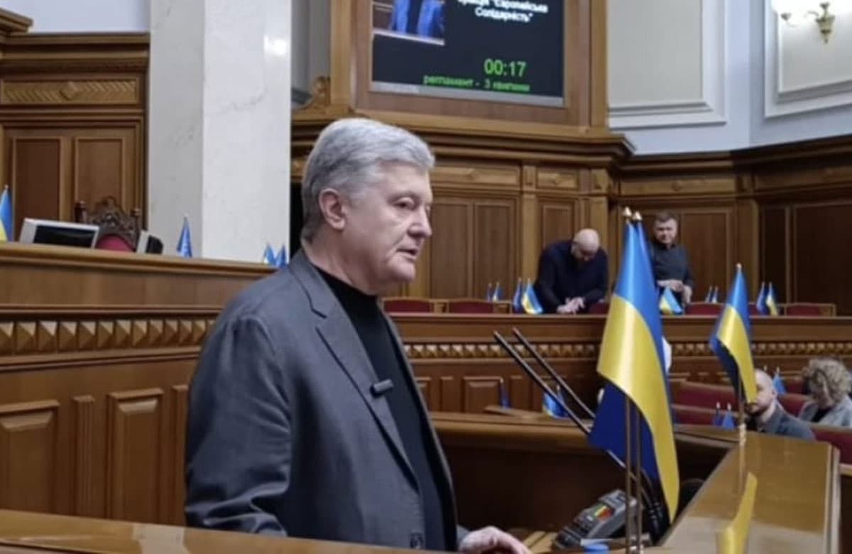 Poroshenko Zelenskiy ofisini uzurpatsiyada aybladi