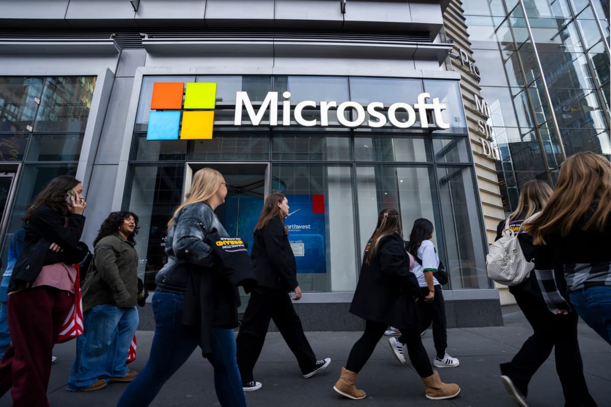 Microsoft 6 ming xodimini ishdan bo‘shatganidan keyin yuzlab ishchilarini qisqartirdi