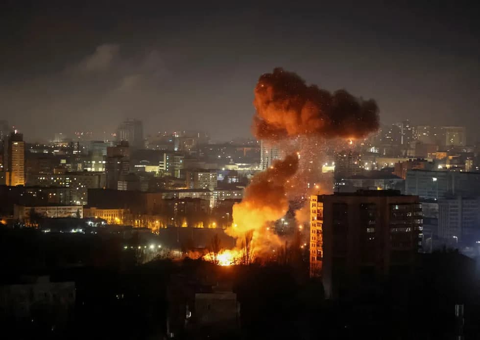 Rossiyaning Kiyev bo‘ylab navbatdagi yopirilma zarbasi – fotosuratlar