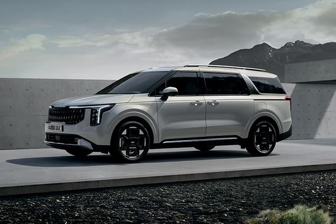 Yangi Kia Carnival - oilaviy va korporativ transportning yangi standarti