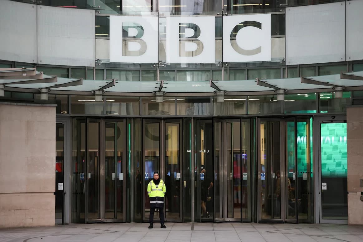Трамп объявил о намерении подать в суд на BBC из-за смонтированных фрагментов его речи