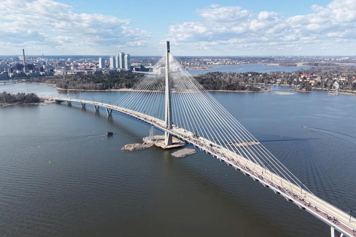 Finlandiyada dunyodagi eng uzun piyodalar ko‘prigidan biri ochildi