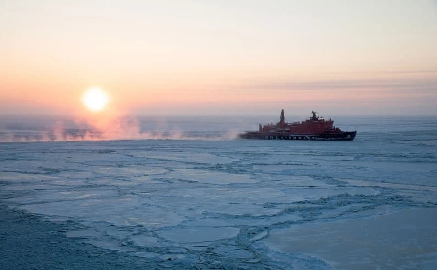 Reuters: AQSh Alyaskadagi loyihalarida Rossiya atom muzyorar kemalaridan foydalanish ehtimolini muhokama qildi