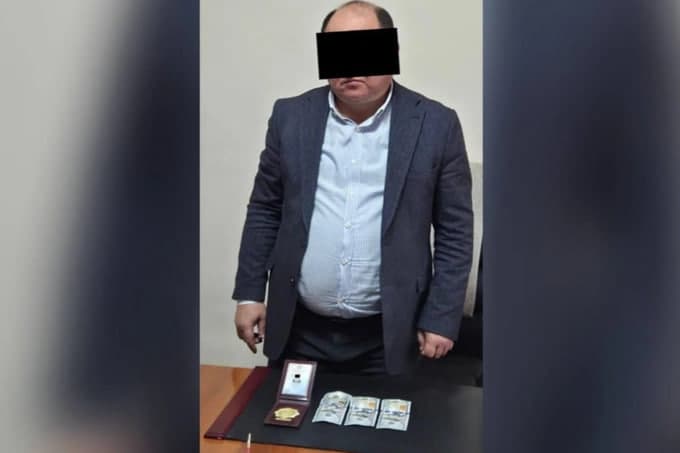 Samarqandda sudya 300 dollar olayotganda ushlandi