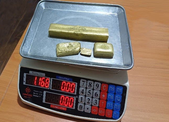Чегарадан ноқонуний олиб ўтилган 1,1 млрд сўмлик олтин қўлга олинди