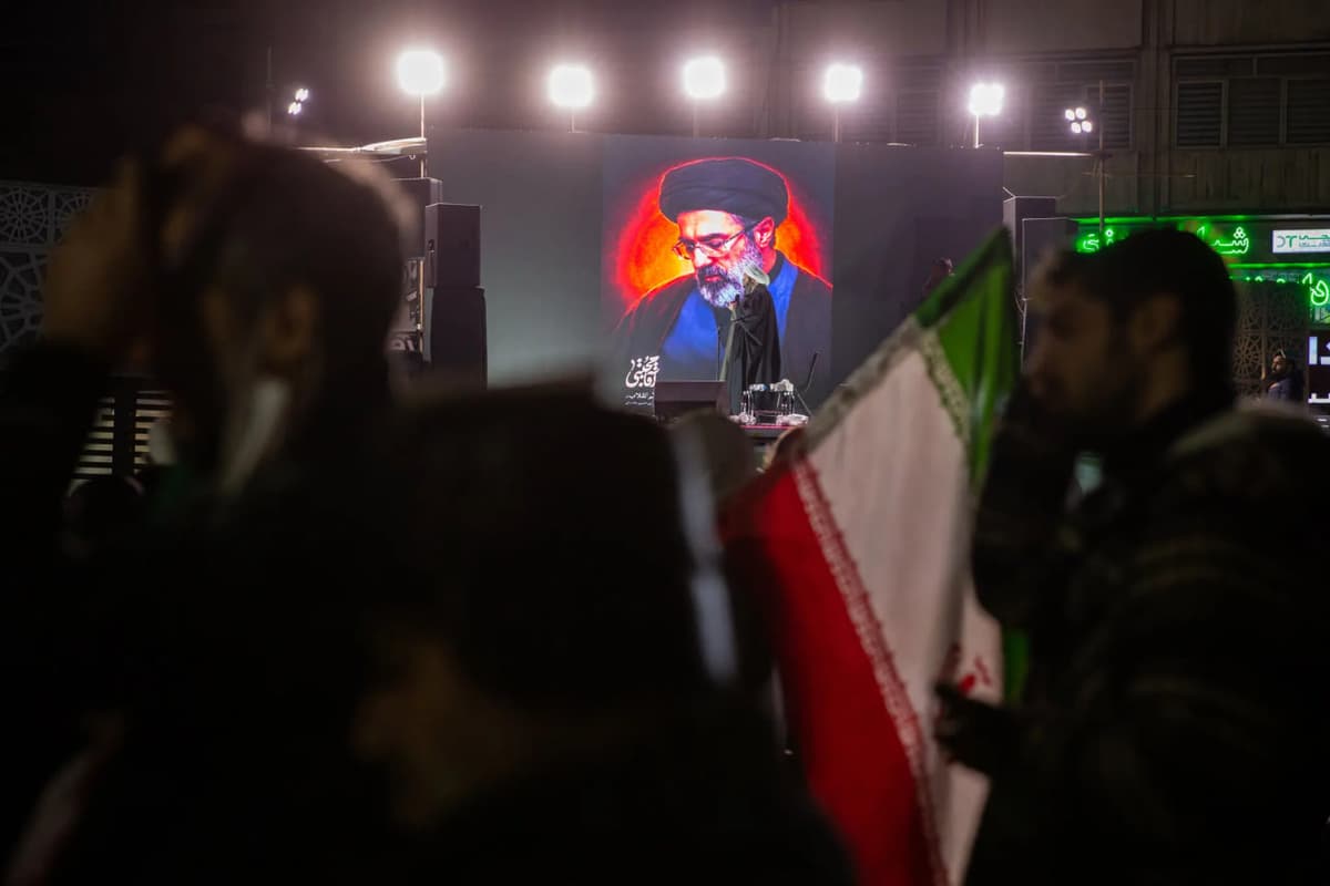 Eronda yangi oliy rahbarga qasamyod marosimi bo‘lib o‘tdi