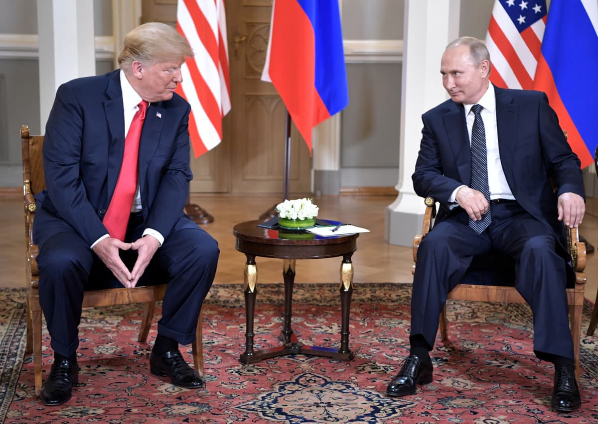 Oq uy Tramp va Putin muzokaralarining boshlanish vaqtini e’lon qildi