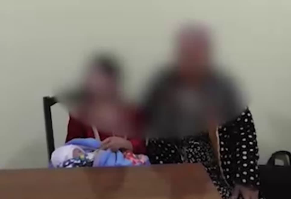 Surxondaryoda bolasini sotmoqchi bo‘lgan ayol 3 yilga qamaldi: 6 bola va nogiron er qarovsiz qoldi