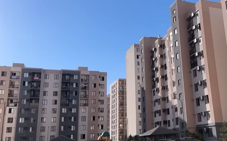 Toshkentda ayol ikki o‘g‘li va o‘zini ko‘p qavatli uydan tashlab yubordi