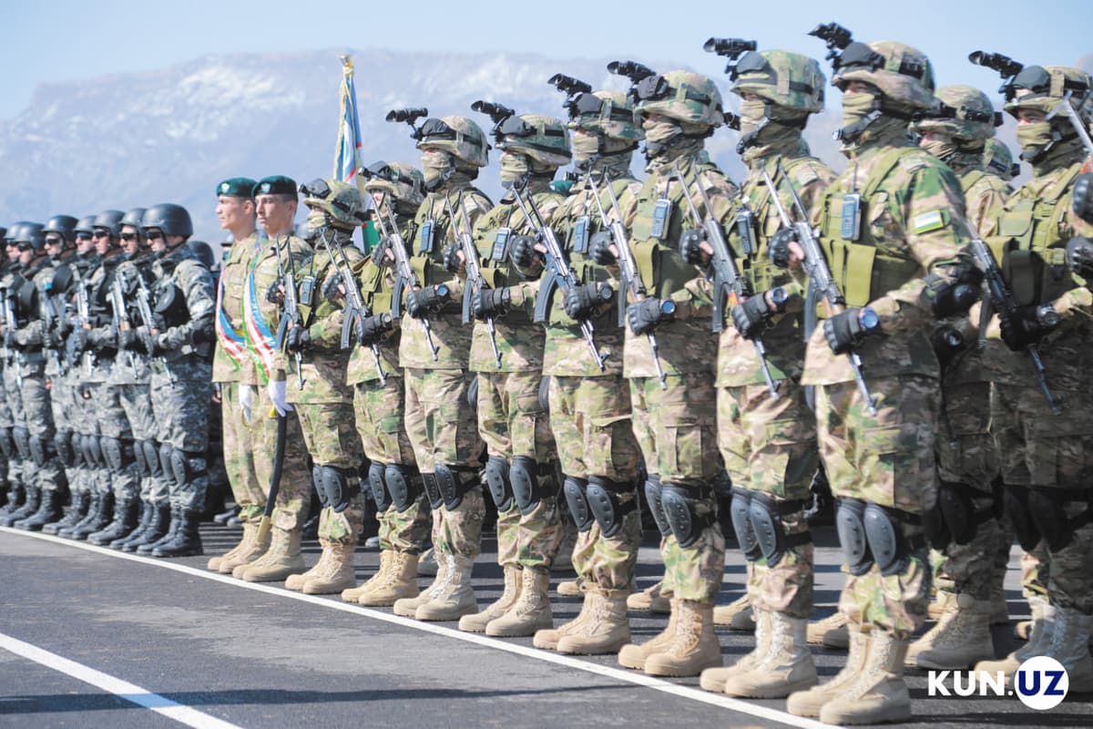 Uzbekistan drafts law imposing fines for wearing military-style uniforms without permission