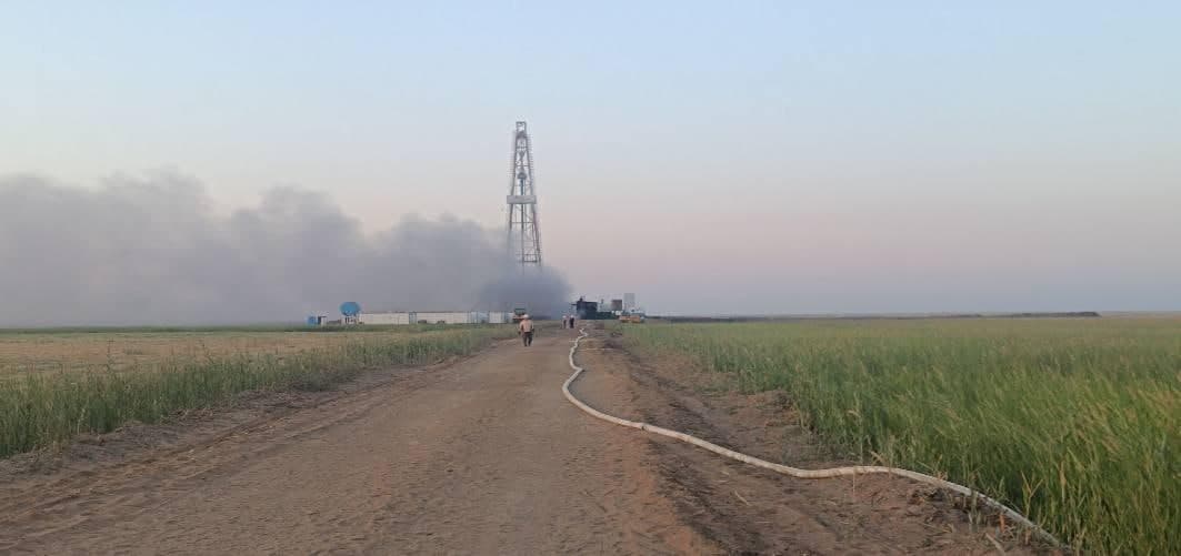 На скважине в Муйнаке произошел выброс газа