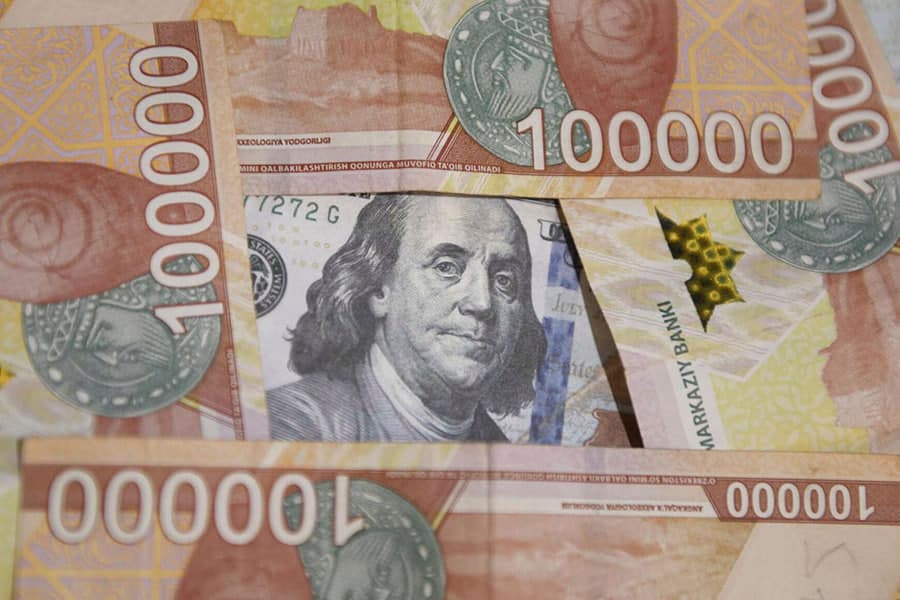 O‘zbekistonliklar uchun dollarda pul jamg‘arish qanchalik foydali?