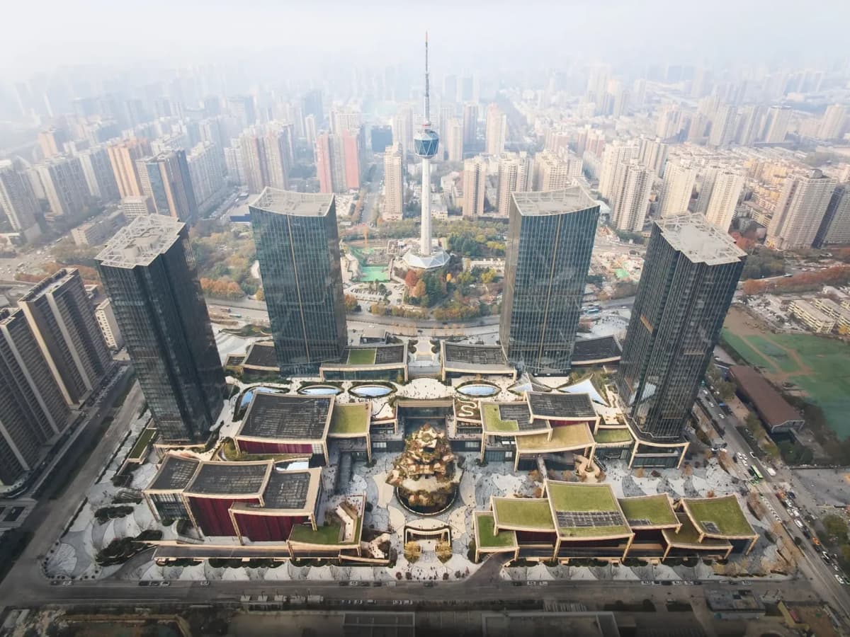 Xitoyda daraxt shaklidagi vertikal park yaratildi (foto)