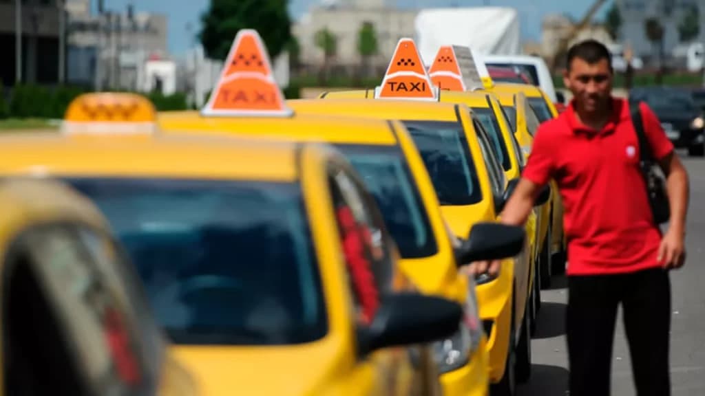 Moskvada migrantlarga taksichilik qilish taqiqlanmasligi aytildi
