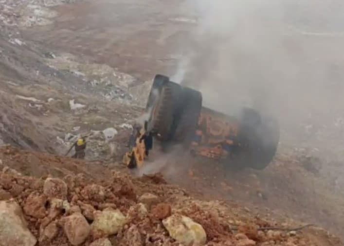 Angrendagi ko‘mir konida «BelAZ» ag‘darilib ketdi. Haydovchi halok bo‘ldi