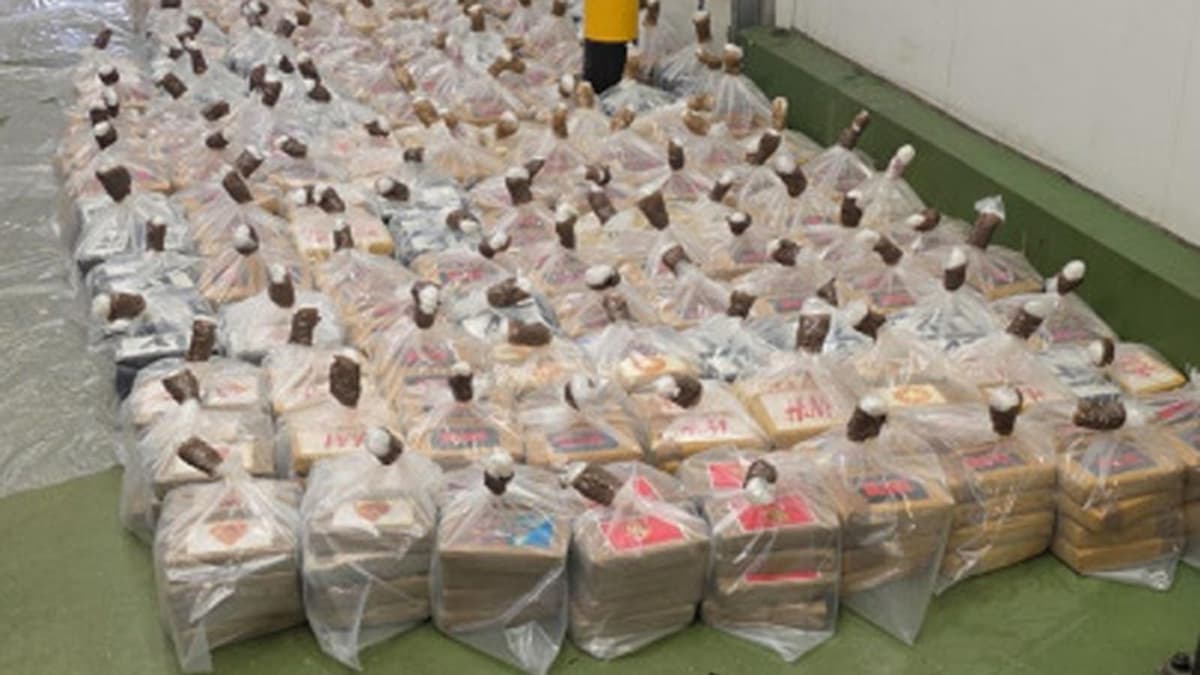 Britaniyada salkam 100 mln funtlik kokain partiyasi musodara qilindi