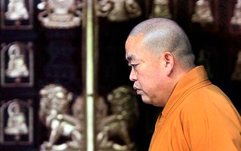 Shaolin ibodatxonasi bosh rohibi qasamyodni buzish va talon-torojda gumonlanmoqda