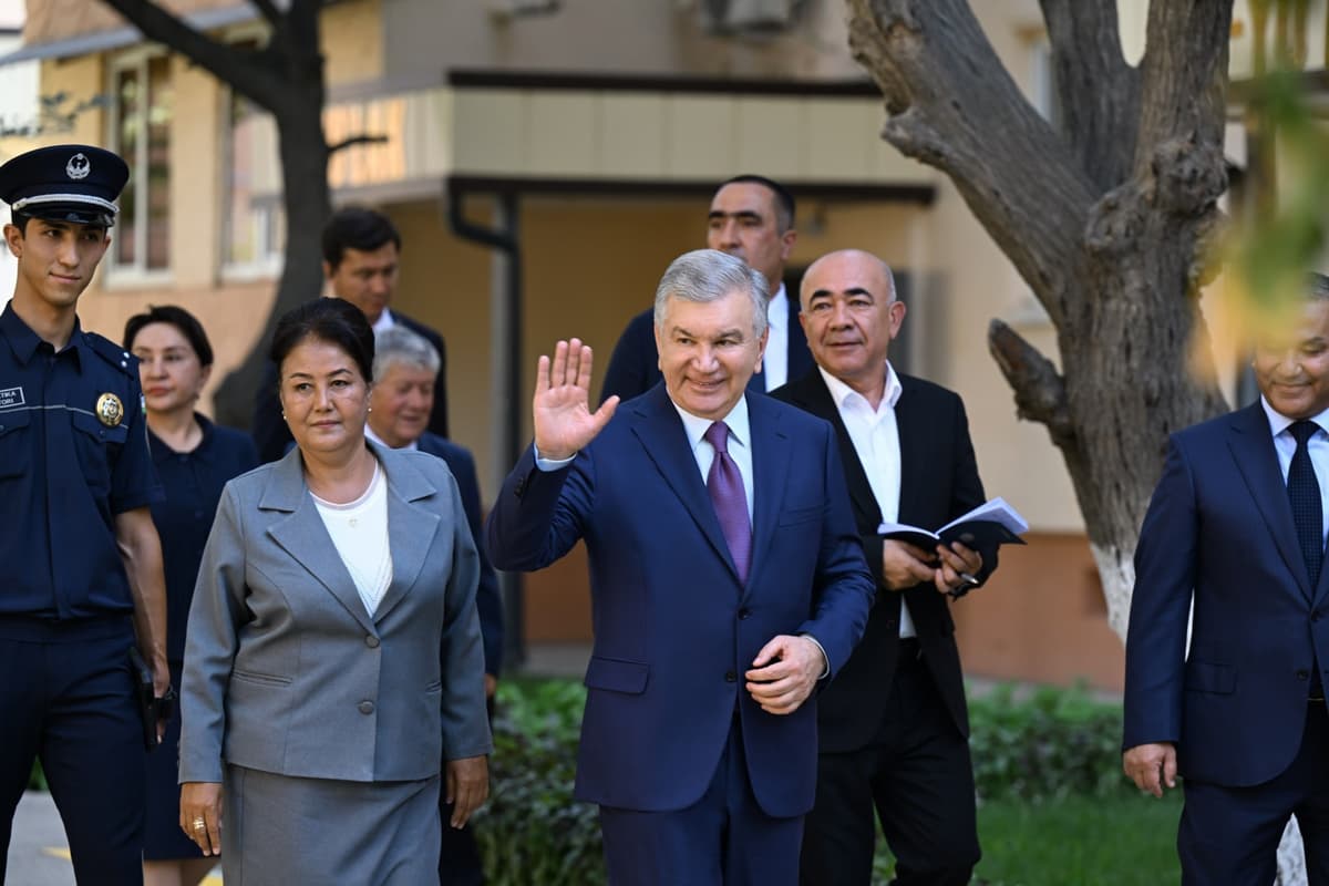 Bekobodda yangi sohil, muzey va bog‘: prezident amalga oshirilgan ishlar bilan tanishdi