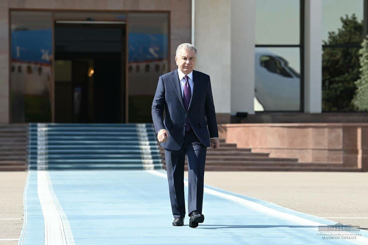 Президент Узбекистана посетит с рабочим визитом Россию