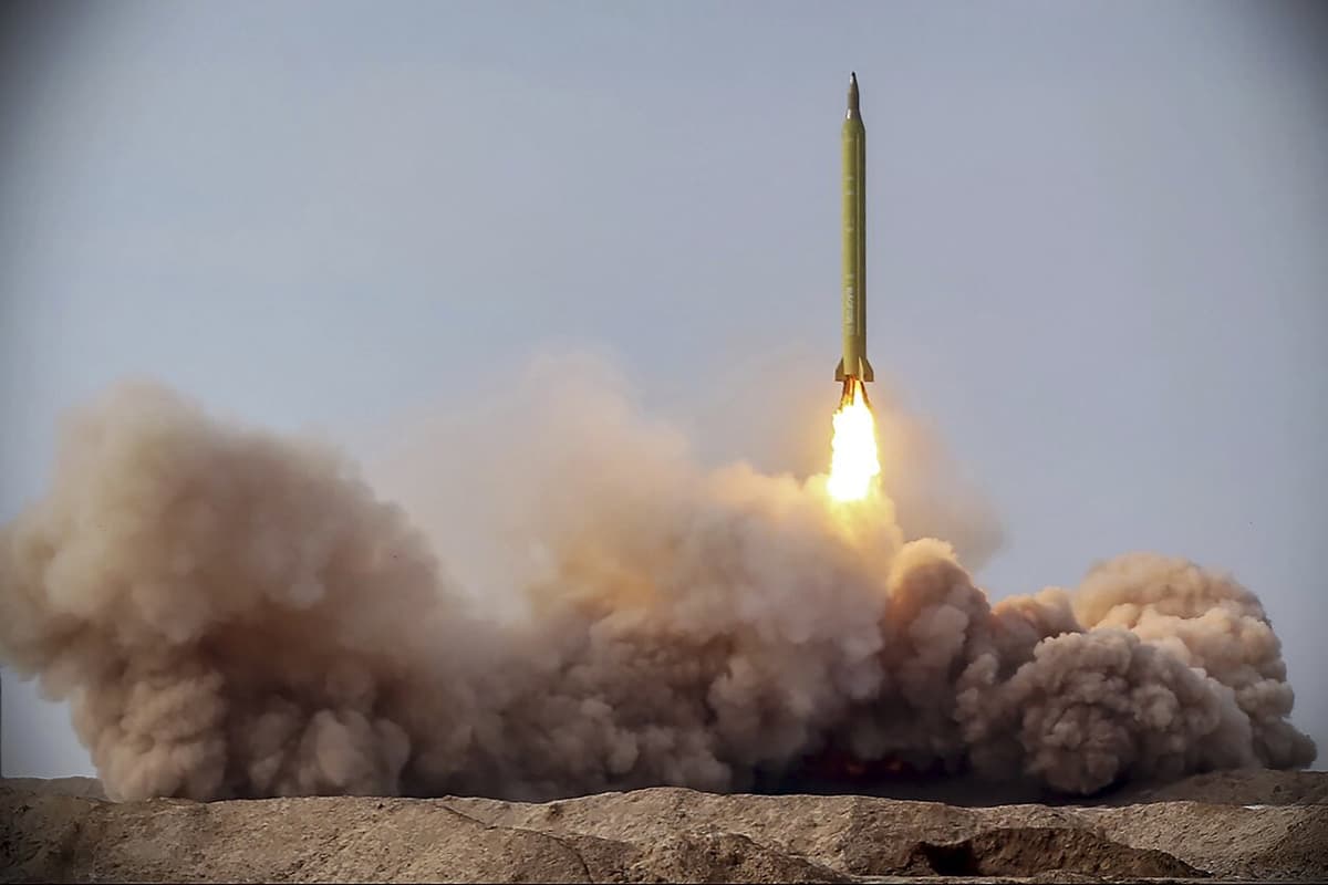 Eron Kuvayt va Bahrayn tomon yettita ballistik raketa uchirdi