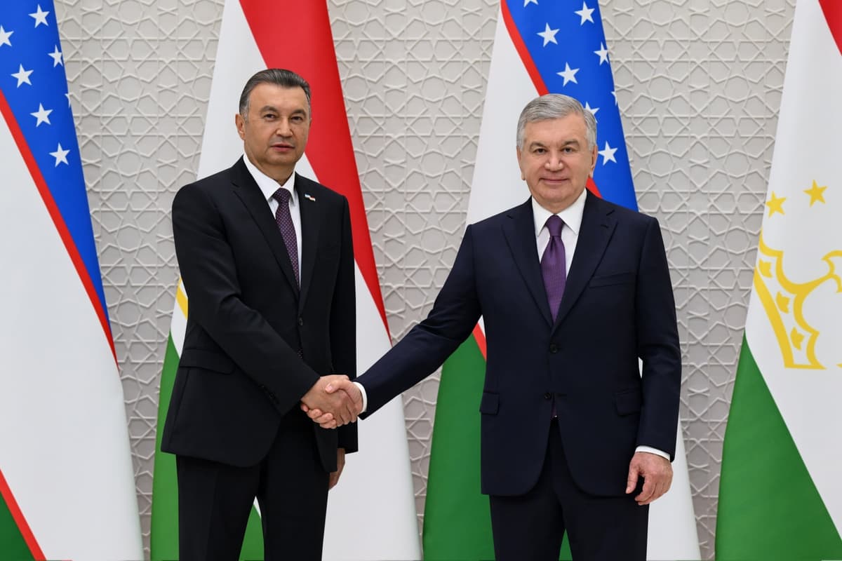Shavkat Mirziyoyev Tojikiston bosh vazirini qabul qildi