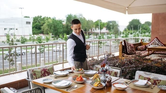1 iyundan kafe va restoranda qisqa muddatga ishchi yollashga ruxsat beriladi