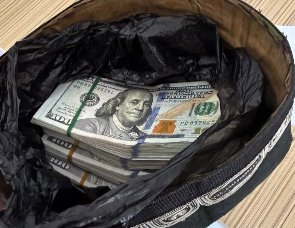 Andijonda do‘ppisi ichiga 35 ming dollar yashirgan yo‘lovchi ushlandi