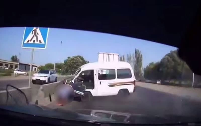 Водитель Damas при попытке обгона попал в ДТП