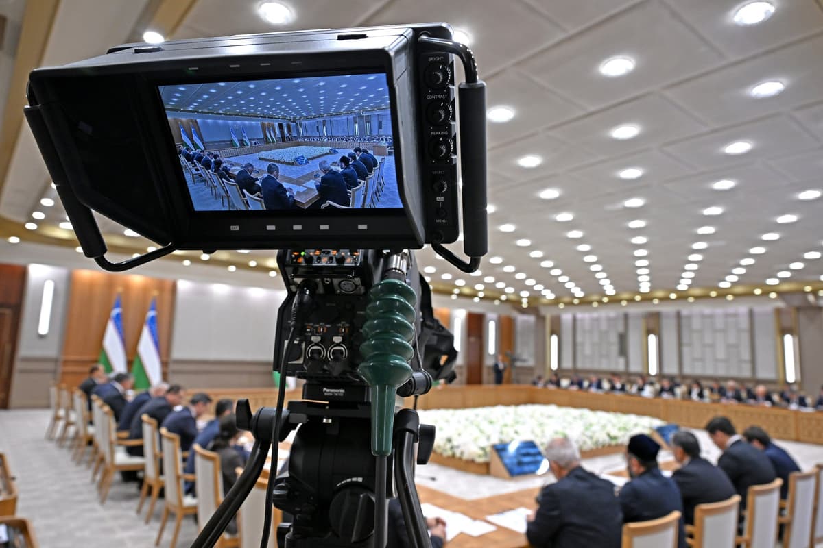 За неорганизованную работу в махаллях уволены 152 руководителя