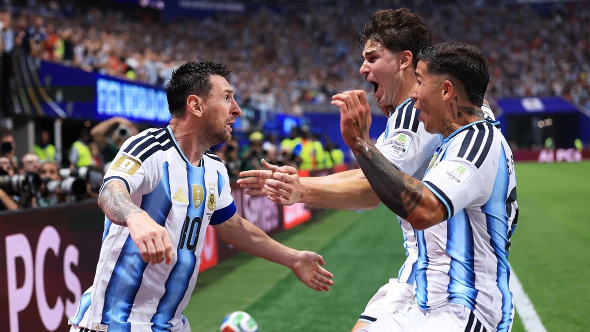 Argentinada afsonaviy 13 daqiqa. Amaldagi chempionlar kambek qilishdi