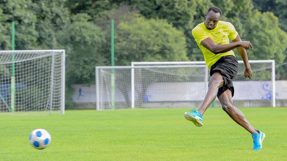 Useyn Bolt futbol klubi bilan shartnoma imzolaganini ma'lum qildi