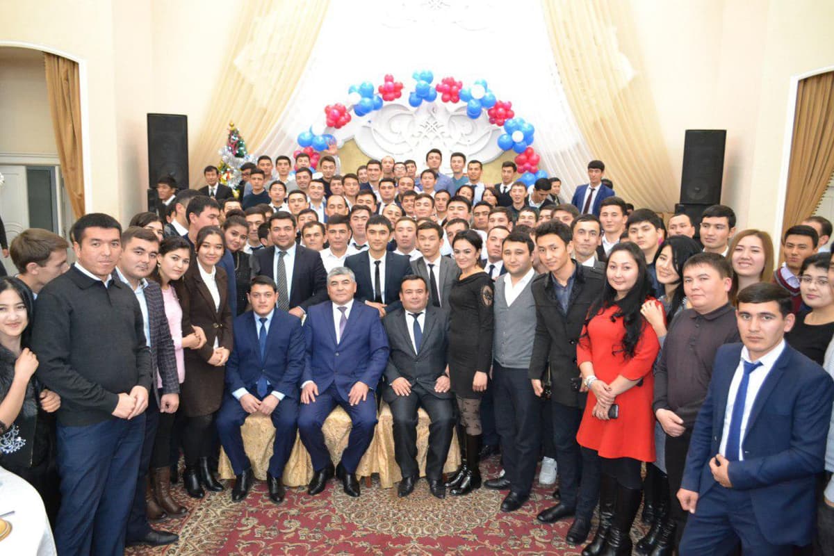 Sirdaryo viloyati hokimi Toshkent shahridagi sirdaryolik yoshlar bilan uchrashdi