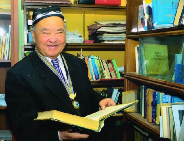Akademik Azizxon Qayumov vafot etdi