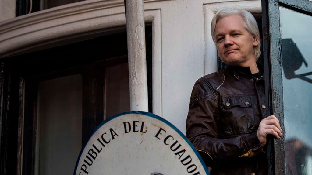 Assanj WikiLeaks bosh muharriri lavozimidan ketishga qaror qildi