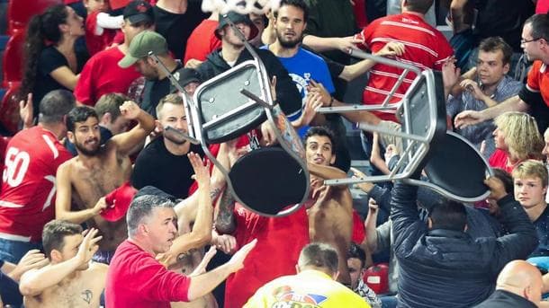 Belgiyada basketbol uchrashuvida muxlislar o‘rtasida janjal chiqdi